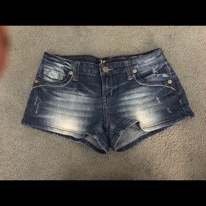 NWOT Dark wash denim shorts